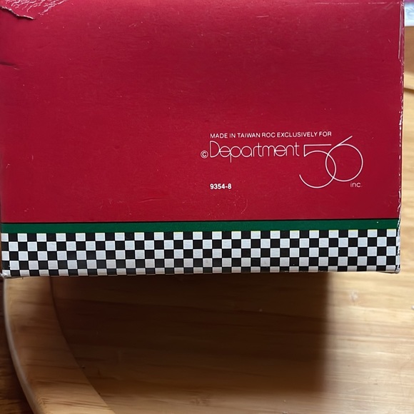 Dept 56 Merry Makers Sidney the Singer - Used but Boxed - Picture 5 of 6